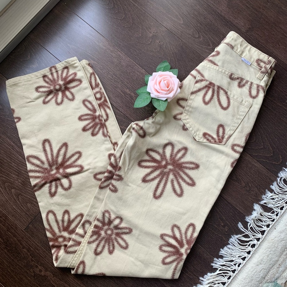 ✨Host Pick✨ NWOT Pacsun Eco Spray Floral jeans